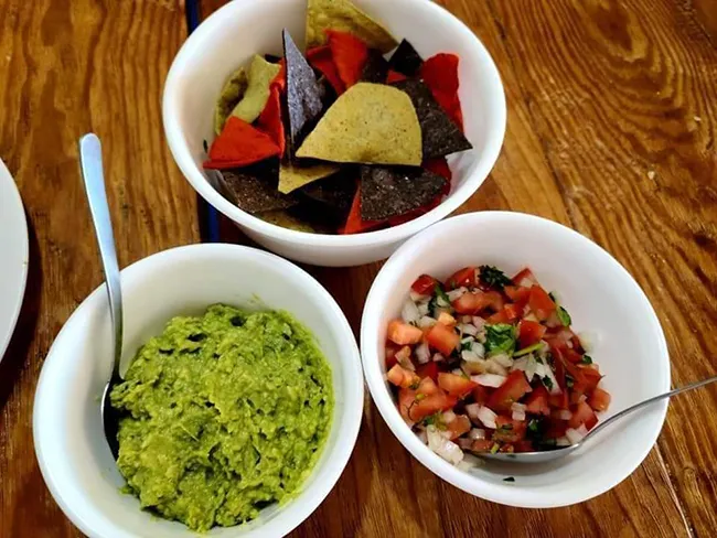 nachos and pico de gallo