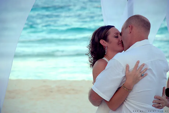 a couple who just got married at Villas DeRosa in Akumal