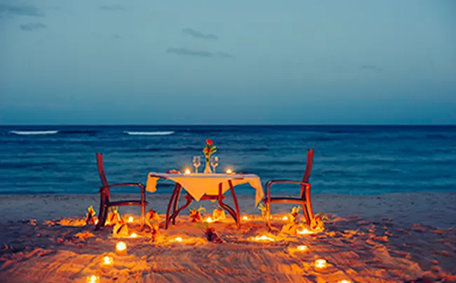 a romatic dinner on the beach for 2